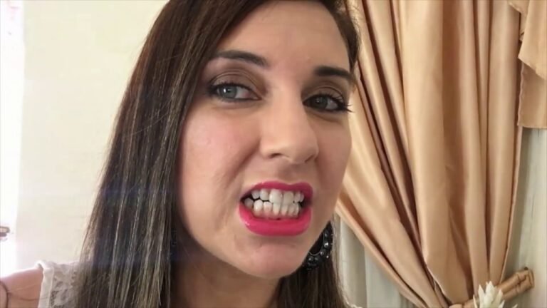Causas e Tratamentos para Manchas Vermelhas nos Dentes