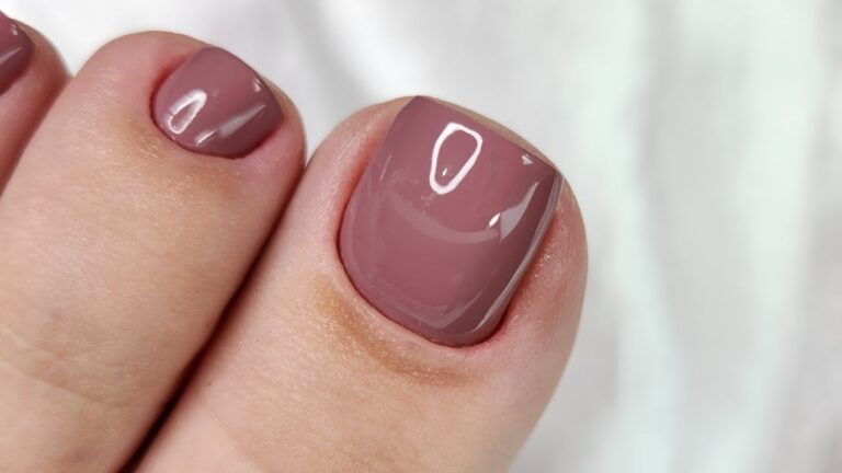 Cuidados Essenciais para as Cores das Unhas dos P&eacute;s